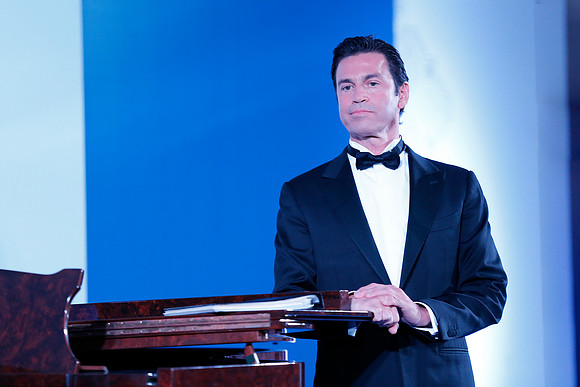 Mario Frangoulis, tenor